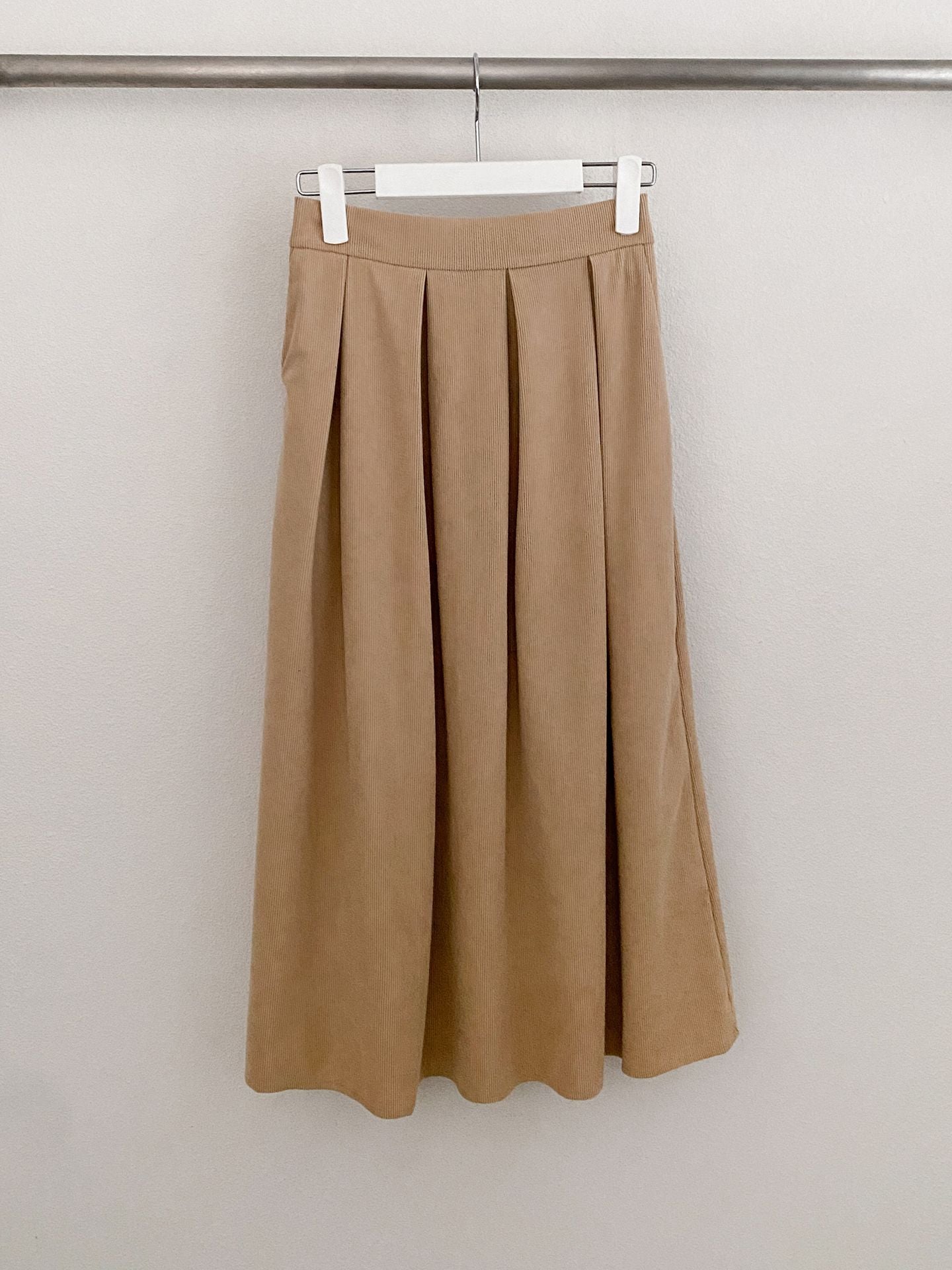 Corduroy Waistband Pleated Skirt